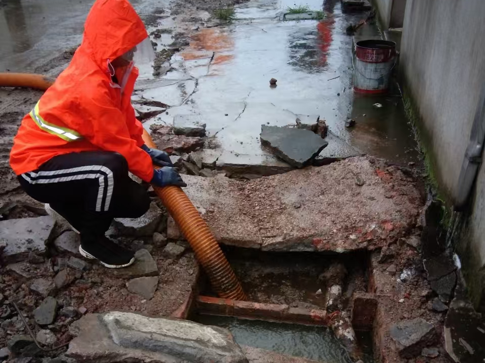 延安专业清理污水池 炜誉市政以规范流程守护城市 “肠道”